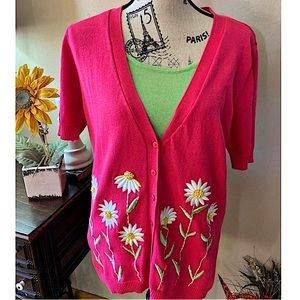 Quacker Factory vintage Barbie Pink sweater with embroidered daisy’s small